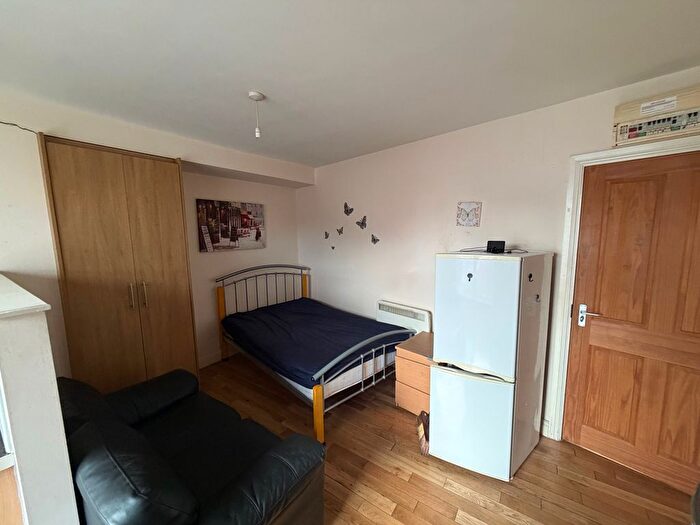 Studio To Rent In Page Hall Road, Sheffield, S4