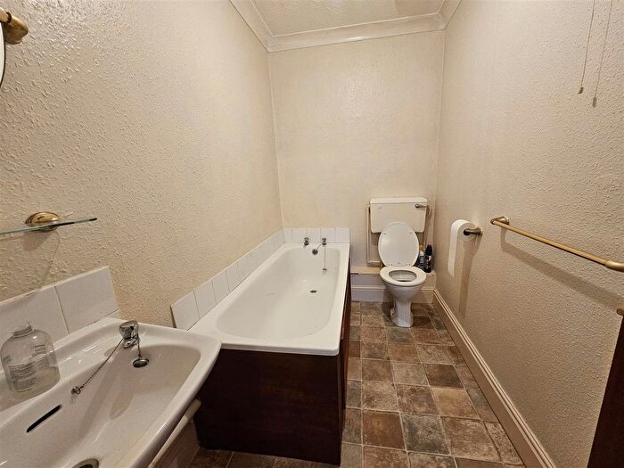 1 Bedroom Flat To Rent In Atherley Road, Shanklin, PO37