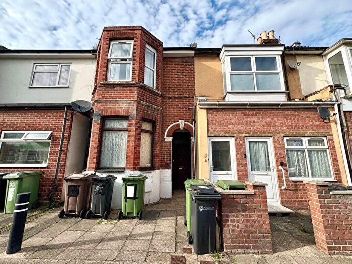 2 Bedroom Flat To Rent In New Road, Portsmouth, PO2