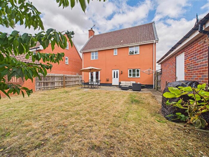 4 Bedroom Detached House For Sale In Willow Close, Walsham Le Willows, IP31