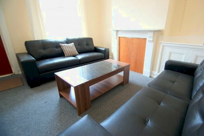 3 Bedroom Terraced House To Rent In Burley Lodge Road, Hyde Park, Leeds, LS6
