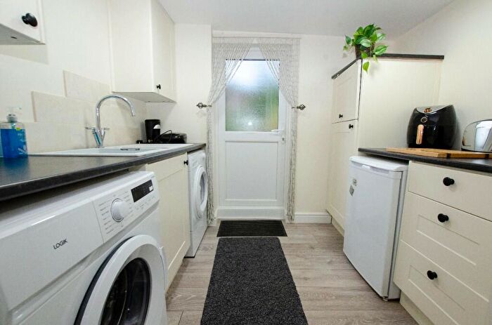 2 Bedroom Semi-Detached Bungalow For Sale In September Close, Southampton, Hampshire, SO30