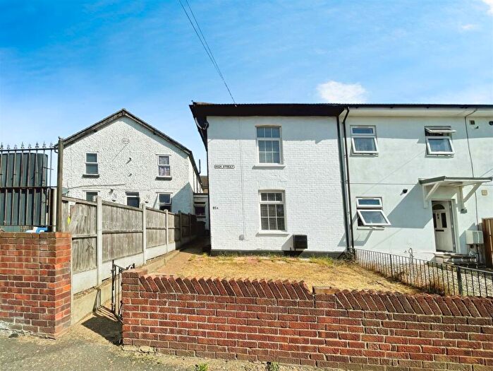 2 Bedroom House To Rent In High Street, Aveley, South Ockendon, RM15