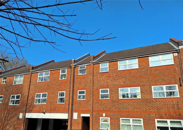 2 Bedroom Apartment To Rent In Manning Close, East Grinstead, West Sussex, RH19
