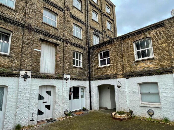 1 Bedroom Flat To Rent In London Road, Dover, CT17