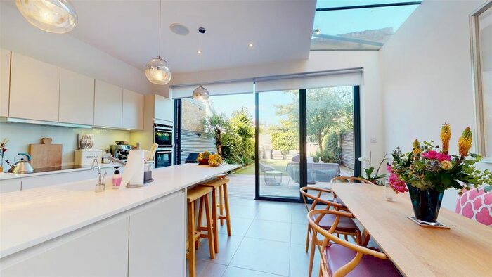 5 Bedroom Property To Rent In Balmuir Gardens, London, SW15