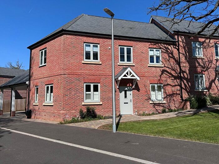 3 Bedroom Semi-Detached House For Sale In Kendrick Avenue, Wilton Park, Beaconsfield, Buckinghamshire, HP9