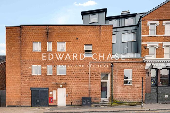 2 Bedroom Flat To Rent In Sibley Grove, East Ham, E12