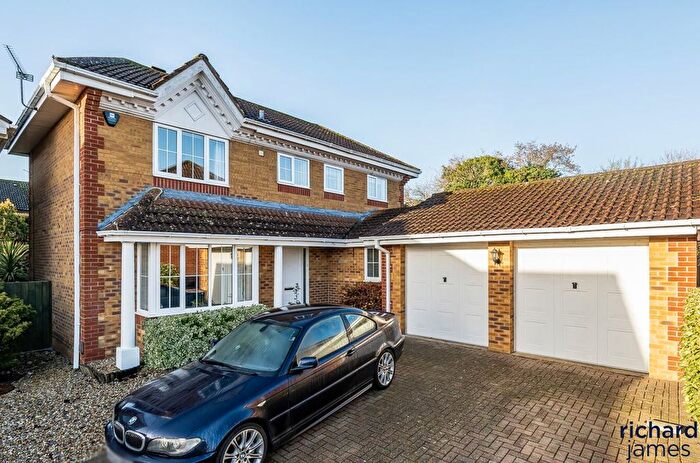 4 Bedroom Detached House For Sale In Horseshoe Crescent, Peatmoor, Swindon, SN5