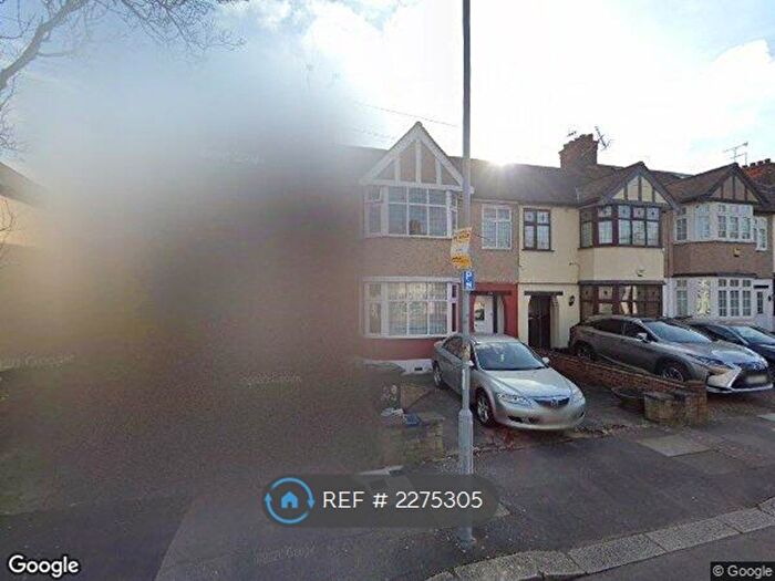 3 Bedroom Terraced House To Rent In Oakleafe Gardens, Ilford, IG6