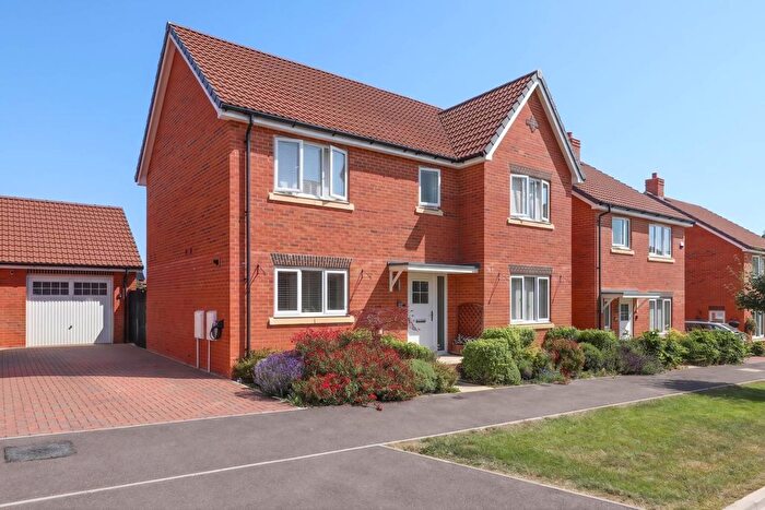 4 Bedroom Detached House For Sale In Roman Avenue, Blandford St. Mary, DT11