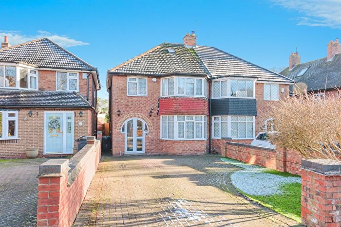 4 Bedroom Semi Detached House For Sale In Poppy Lane, Birmingham, B24