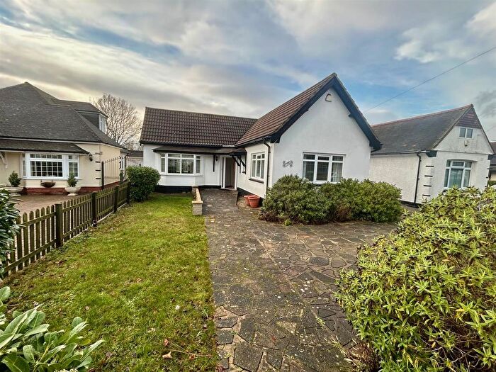 2 Bedroom Detached Bungalow To Rent In Haynes Road, Hornchurch, RM11