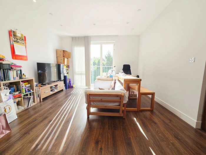 1 Bedroom Flat To Rent In Watford, WD19