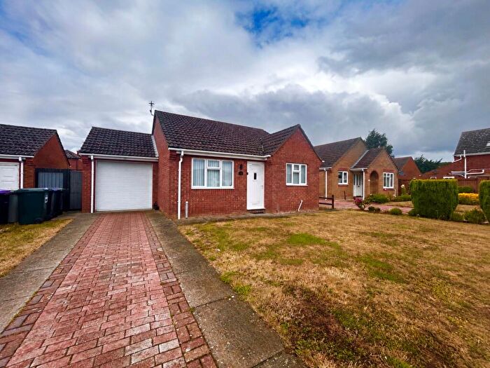 2 Bedroom Bungalow To Rent In St. Edmunds Close, Wainfleet St. Mary, Skegness, PE24
