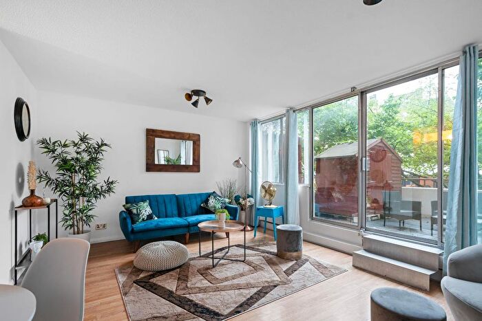 5 Bedroom Flat To Rent In Millman Street, WC1N