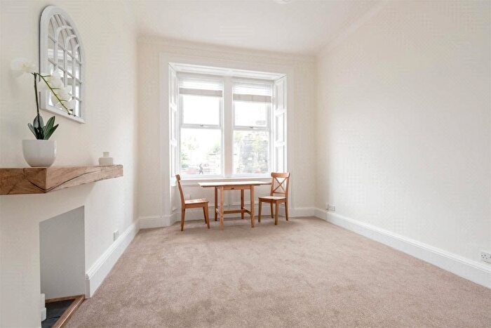 2 Bedroom Flat To Rent In Easter Road, Leith Links, Edinburgh, EH6