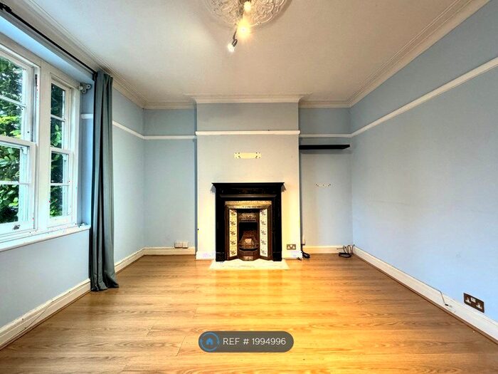 2 Bedroom Flat To Rent In Chyngton Court, Harrow, HA1