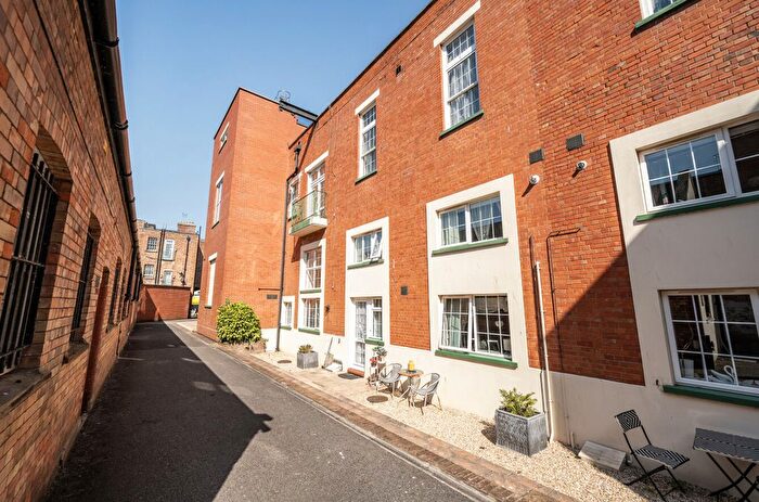 1 Bedroom Flat For Sale In Whirligig Lane, Taunton, Somerset, TA1
