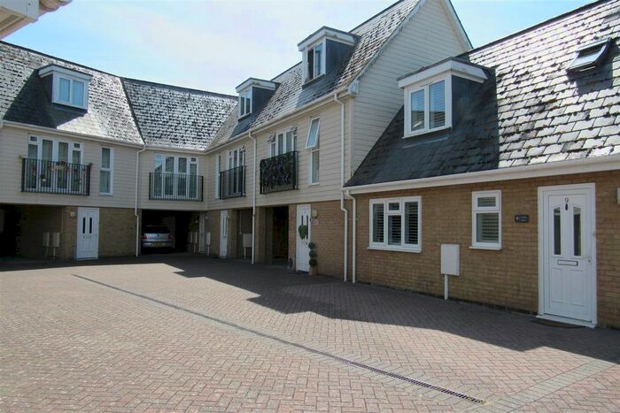 2 Bedroom Property To Rent In Willow Mews, Herne Bay, CT6