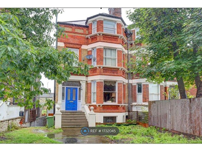 2 Bedroom Flat To Rent In Fulham Road, London, SW6