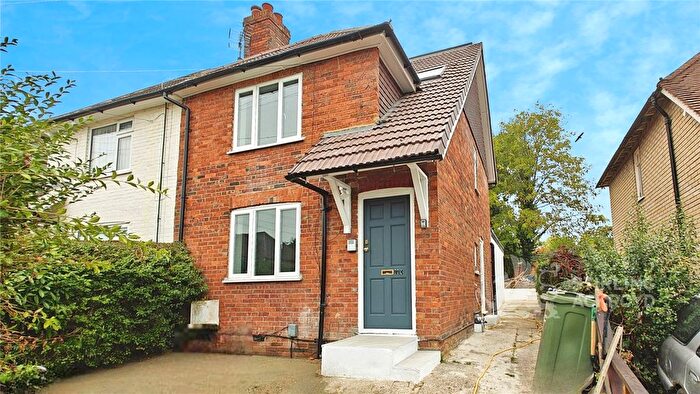 6 Bedroom Semi-Detached House To Rent In Raymond Crescent, Guildford, Surrey, GU2