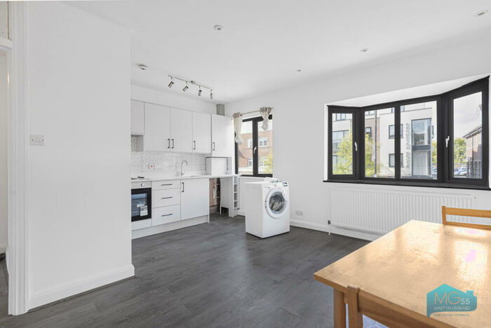1 Bedroom Apartment To Rent In High Street, High Barnet, London, EN5
