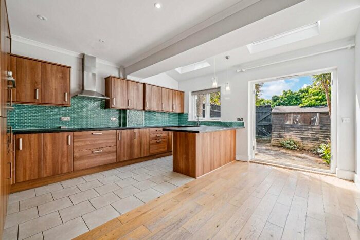 3 Bedroom House For Sale In Kingscote Road, New Malden, London, KT3