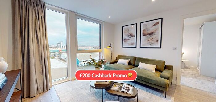 2 Bedroom Flat To Rent In Dumballs Road, Cardiff, CF10