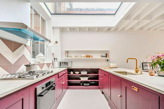 3 Bedroom Terraced House To Rent In Ferndale Road, Brixton, London, SW9