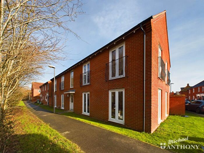 1 Bedroom Flat For Sale In Musket Path, Aylesbury, HP19