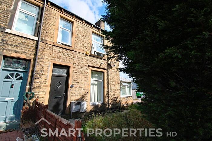 3 Bedroom Property To Rent In Leeds Road, Huddersfield, HD2