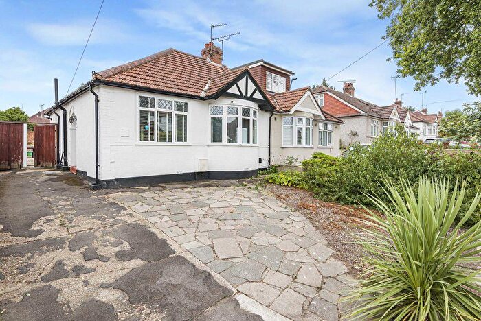 2 Bedroom Bungalow For Sale In Summerhouse Drive, Bexley, DA5