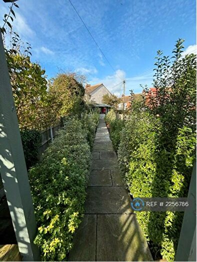 1 Bedroom Flat To Rent In Wear Bay Road, Folkestone, CT19