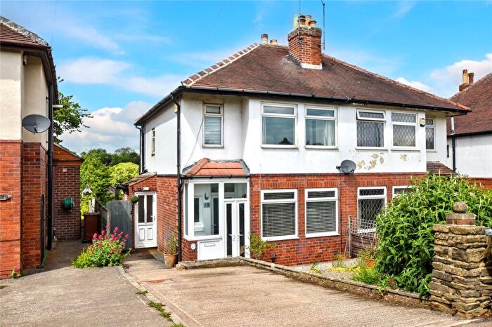 3 Bedroom Semi-Detached House For Sale In Whitehall Road, Leeds, LS12
