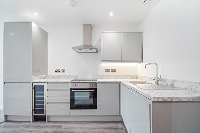 1 Bedroom Apartment To Rent In Strawberry Hill, Newbury, Berkshire, RG14