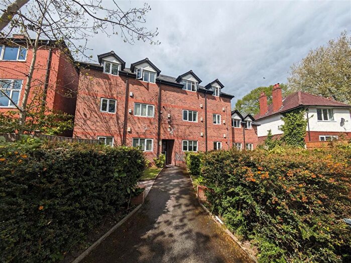 2 Bedroom Flat To Rent In Brighton Grove, Fallowfield, Manchester, M14