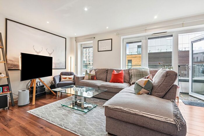 2 Bedroom Flat To Rent In Enterprise Way, Wandsworth, SW18