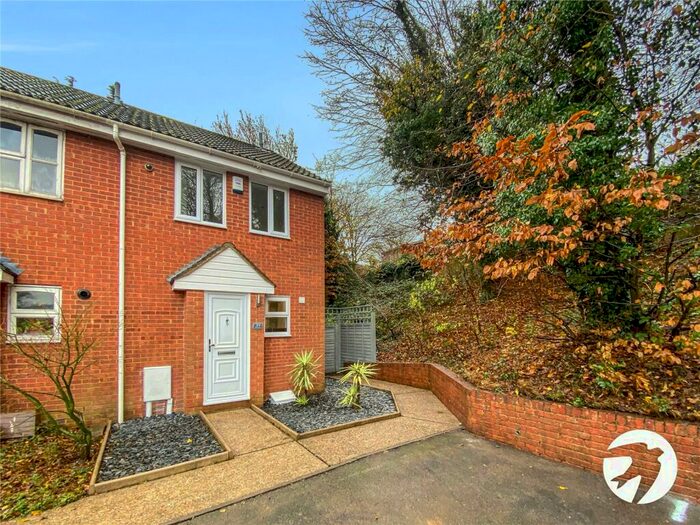 2 Bedroom End Of Terrace House To Rent In Silverbank, Chatham, Kent, ME5