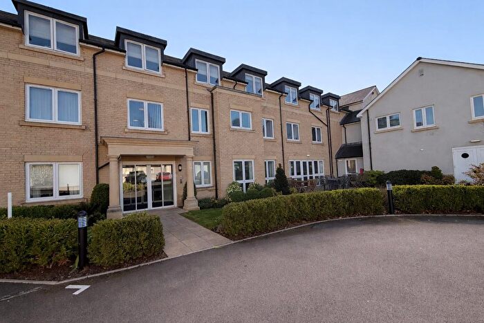 2 Bedroom Flat For Sale In St Andrew's Lodge, The Causeway, Chippenham, SN15