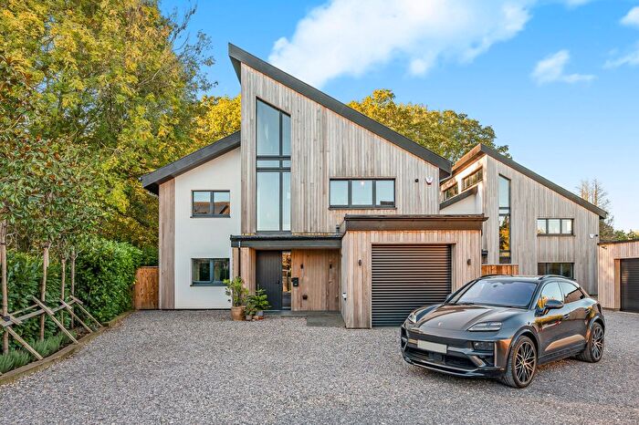 4 Bedroom Detached House For Sale In Haven Place, Park Street Lane, Park Street, St. Albans, AL2
