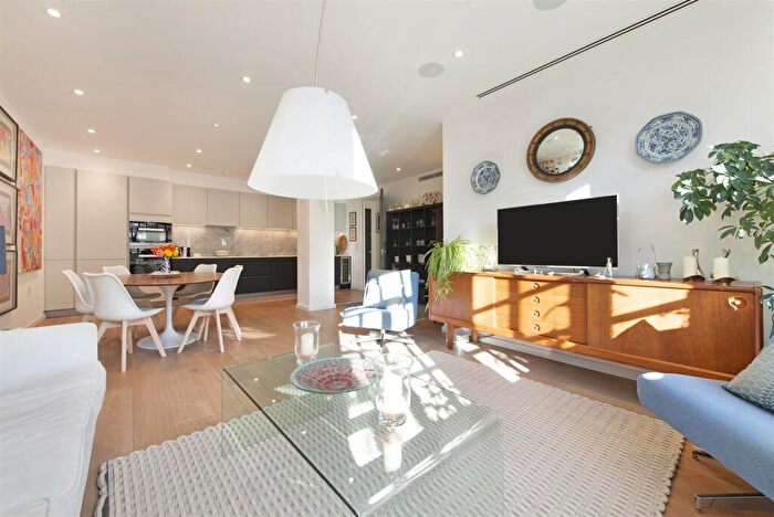 2 Bedroom Flat For Sale In Highgate Road, London, NW5