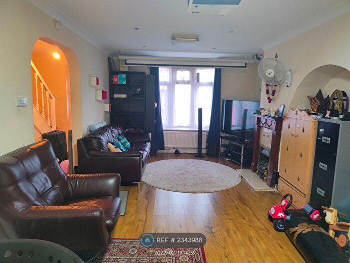 3 Bedroom Terraced House To Rent In Amesbury Road, Dagenham, RM9