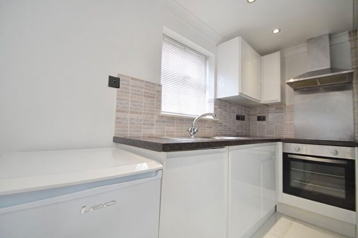 Studio To Rent In Viola Avenue, Stanwell, TW19