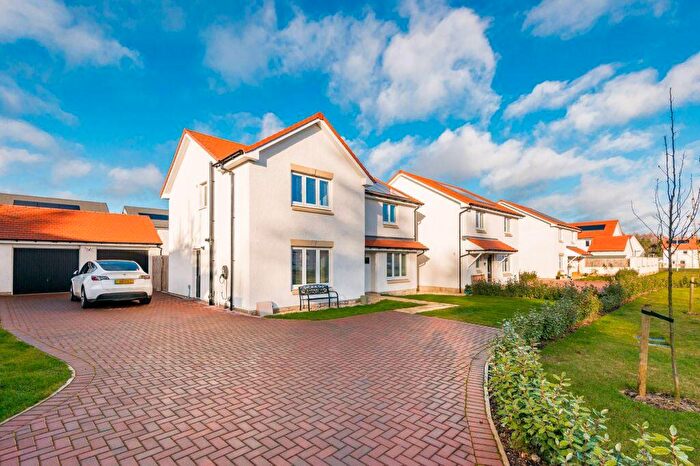 5 Bedroom Detached House For Sale In Widnell Square, Roslin, EH25