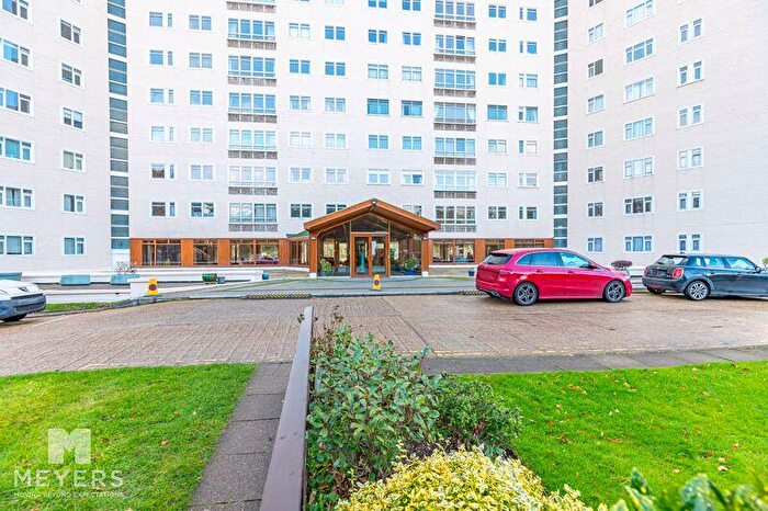 3 Bedroom Flat To Rent In Manor Road, Bournemouth, BH1