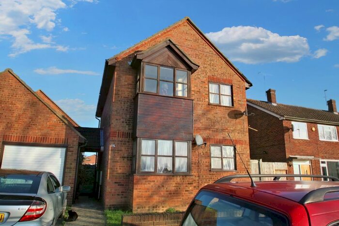 1 Bedroom Flat To Rent In Reddington Drive, Slough, Berkshire, SL3