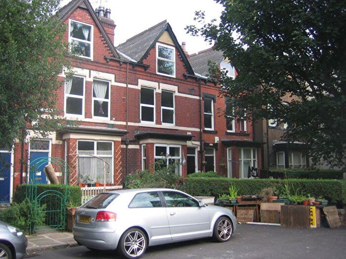 2 Bedroom Flat To Rent In Flat, Blenheim Square, Leeds, ., LS2
