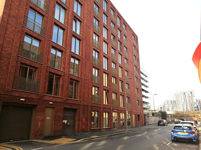 2 Bedroom Flat To Rent In Hulme Hall Road, Manchester, M15