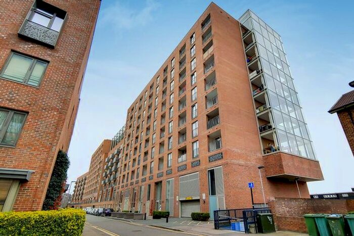 1 Bedroom Flat To Rent In Pioneer Court, Canary Wharf, London, E16